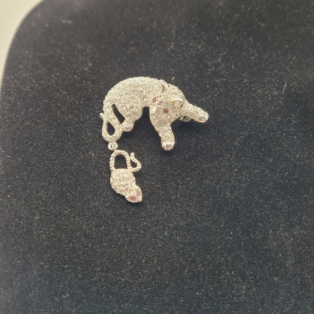 Rare Crystal Rhinestone Pave Cat and Mouse Pin/Brooch Silvertone Metal​​​